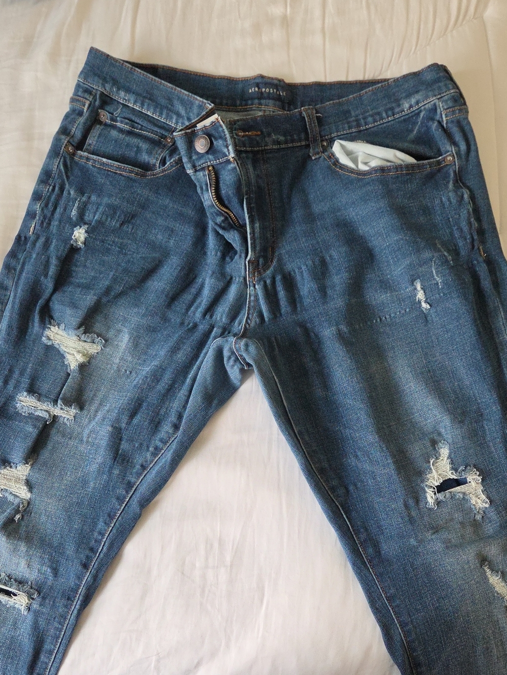 Aeropostale Men’s Distressed Blue Skinny Jeans